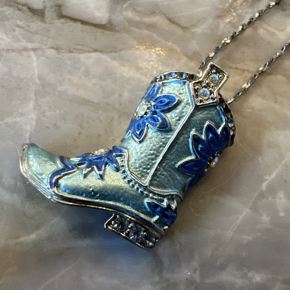 Unbranded Jewelry - Vintage Lt Blue COUNTRY WESTERN Flower Rhinestone COWBOY BOOT Necklace SilverTne